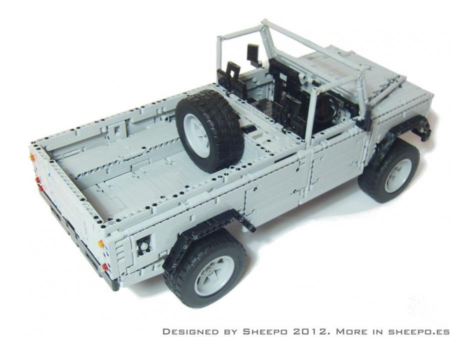  Land Rover Defender 110 by Lego 2012 года  (фото 12 из 12)